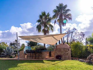 Sonnensegel über Außenküche auf Mallorca, Pina GmbH - Sonnensegel Design Pina GmbH - Sonnensegel Design Mediterraner Garten Beige