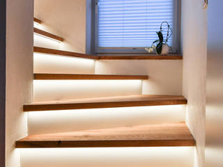 stairway renovation, edictum - UNIKAT MOBILIAR edictum - UNIKAT MOBILIAR Stairs Wood Beige