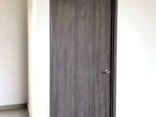 CLOSETS Y PUERTAS EN FRACCIONAMIENTO LA VIRGEN - URUAPAN MICHOACAN, La Central Cocinas Integrales S.A de C.V La Central Cocinas Integrales S.A de C.V Cửa ra vào
