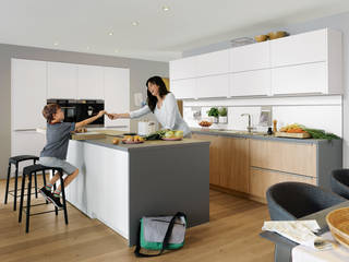 Großzügige Wohnküche von Global, Spitzhüttl Home Company Spitzhüttl Home Company Moderne Küchen