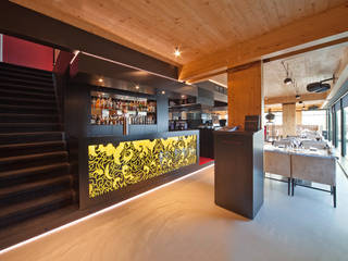 'HET BOSCH' Boathouse/Restaurant/Penthouse, JagerJanssen architecten BNA JagerJanssen architecten BNA Commercial spaces