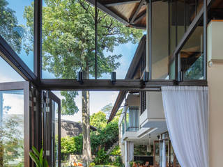 Canopy House - Kuala Lumpur, MJ Kanny Architect MJ Kanny Architect Tropical style living room
