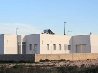 Vivienda en urbanización "Los Olivos", GISAI arquitectura e ingenieria GISAI arquitectura e ingenieria บ้านเดี่ยว