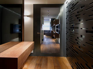 Apartamento en Sagrada Familia, MANUEL TORRES DESIGN MANUEL TORRES DESIGN Eclectic style corridor, hallway & stairs Grey