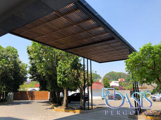 Pérgolas Híbridas para Estacionamientos, Oasis Pérgolas Oasis Pérgolas บ้านระเบียง