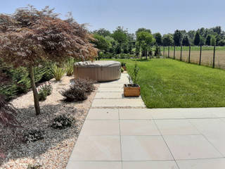 Giardino privato con stile moderno - formale, Mattia Boldrin Garden Design Mattia Boldrin Garden Design Pisos Azulejos Beige