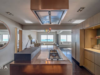 Sea Point Apartment, Jenny Mills Architects Jenny Mills Architects Built-in kitchens