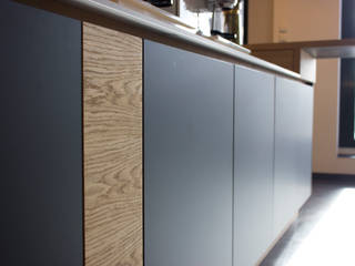 Rabobank Zwolle - pantry ontwerp, Plint interieurontwerp Plint interieurontwerp Estudios y bibliotecas de estilo minimalista Madera Acabado en madera