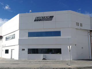 Nueva sede, Zona 4 Zona 4 Industrial walls & floors Glass