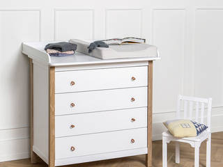 Wickelkommode von Oliver Furniture, Emil & Paula Kids Emil & Paula Kids Nursery/kid’s room Wood Wood effect