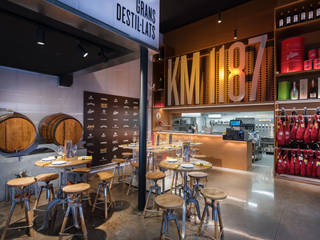 JANÉ WINESTORE, L&D Lights by Dein Interdecor S.A. L&D Lights by Dein Interdecor S.A. Bodegas de estilo moderno Aluminio/Cinc