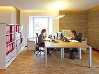 Büro im Bunker, Elke Schmidt Fotografie Elke Schmidt Fotografie Commercial spaces Concrete