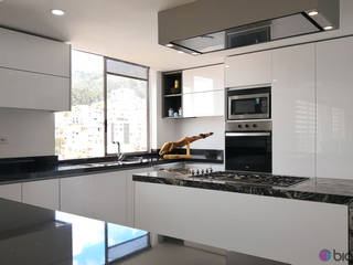 Cocina Brilliant, BIANCO BIANCO Cucina moderna Truciolato