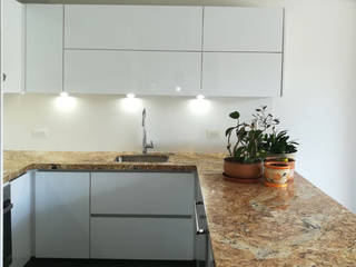 Cocina 74-4, BIANCO BIANCO Cozinhas embutidas Chipboard