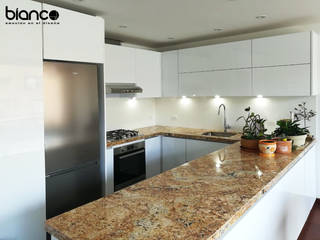 Cocina 74-4, BIANCO BIANCO Cozinhas embutidas Chipboard