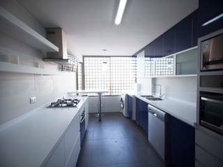 Proyecto Teresa Vial, LizanArq LizanArq Built-in kitchens