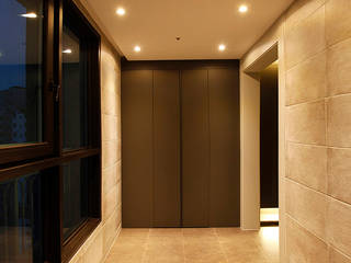 광장동 자이 60py, Design Daroom 디자인다룸 Design Daroom 디자인다룸 Modern Corridor, Hallway and Staircase