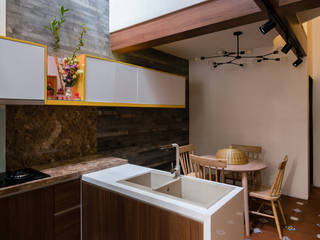 SHIFT houses, AD+ AD+ Tropical style kitchen
