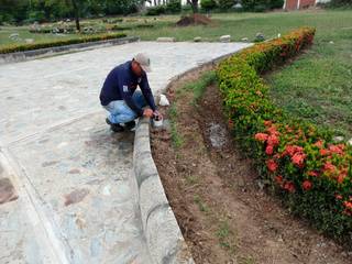 Diseño e instalación del sistema de riego del Parque Cementerio Jardín de los Olivos, Neiva (Huila), Corporación Agua, Bricolaje, Paisaje Corporación Agua, Bricolaje, Paisaje Commercial spaces