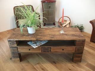 Design-Möbel aus Palettenholz - Upcycling, FB-homedesign FB-homedesign Kolonialny salon Drewno O efekcie drewna