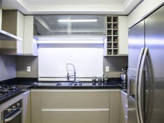 Apartamento Mondrian, Vértice Studio Criativo Vértice Studio Criativo Cozinhas modernas