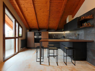 kitchenattic, Gaia Brunello | in-photo Gaia Brunello | in-photo Modern kitchen Wood Black