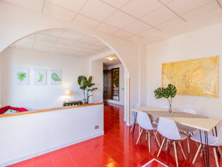 Rosso con vista, Gaia Brunello | in-photo Gaia Brunello | in-photo Modern dining room Red