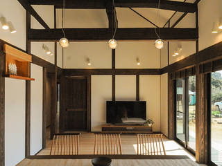 郷部の古民家再生, 高松設計事務所 高松設計事務所 Asian style living room Wood Wood effect