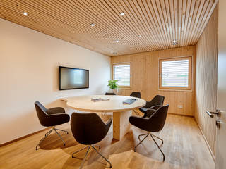 Bürogebäude Suttner, Suttner GmbH & Co. KG Suttner GmbH & Co. KG مساحات تجارية خشب Wood effect