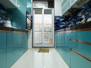 2BHK Interior Design, Navi Mumbai, Hollahomes.com Hollahomes.com Built-in kitchens Glass