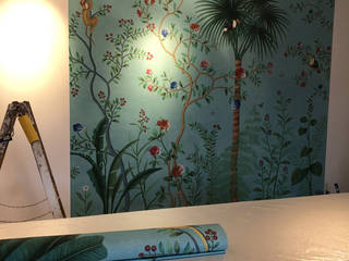 de Gournay - Amazonia Design Blue, Schulze´s Farben und Tapetenhaus Schulze´s Farben und Tapetenhaus Tropical style corridor, hallway & stairs