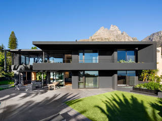 HOUSE CRANBERRY | CAMPS BAY, Wright Architects Wright Architects Single family home