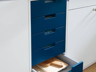 Offene Familienküche von Global, Spitzhüttl Home Company Spitzhüttl Home Company Skandinavische Küchen Blau