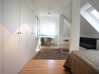 Wohnung in Dresden, Innenarchitektur Heike Enke Innenarchitektur Heike Enke Modern style bedroom Wood-Plastic Composite