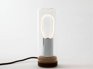 FLAME- Lampada da tavolo, brArtdesign brArtdesign Modern living