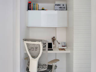 Apartamento Leblon (ER), Claudia Infante Design Claudia Infante Design Modern study/office