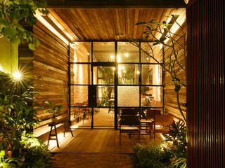 Unit0 Saigon Cafe & Studio, イナガキケンチクケンキュウショ イナガキケンチクケンキュウショ Commercial spaces Wood Wood effect