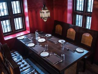Hundreds Heritage - A Fine Dining Restaurant, Grid Property Developers Grid Property Developers Rustic style dining room Wood Wood effect