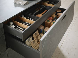 Exklusive Inselküche von next125, Spitzhüttl Home Company Spitzhüttl Home Company Moderne Küchen Grau