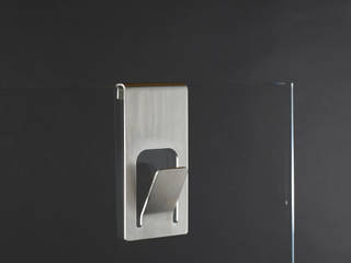 AISI Accessori per il box doccia e per il bagno in acciaio inox, AISI Design srl AISI Design srl Minimalist style bathroom Iron/Steel
