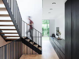 House 126, Jonathan Sage Photography Jonathan Sage Photography Stairs Iron/Steel