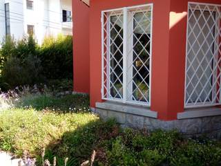 Family Garden - Cascais , Clara Guedes - Garden Design Clara Guedes - Garden Design 지중해스타일 정원