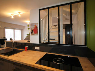 APPARTEMENT A SOUFFELWEYERSHEIM, Agence ADI-HOME Agence ADI-HOME Modern kitchen Aluminium/Zinc Black