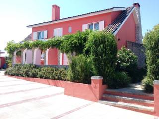 Family Garden - Cascais , Clara Guedes - Garden Design Clara Guedes - Garden Design Сад в средиземноморском стиле