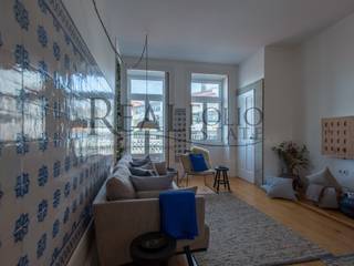 Charming apartment in the center of Porto, Realfolio Estate Realfolio Estate Living room