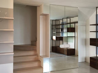 IL LIVING A COLORI, Alessandra Meacci Architetto / Interior designer Alessandra Meacci Architetto / Interior designer Stairs Glass