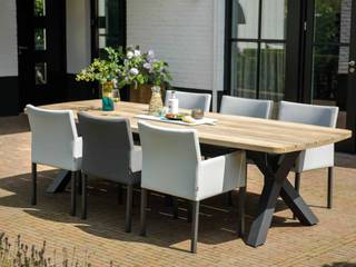 SunsLifestyle Outdoor Table, SUNS Lifestyle SUNS Lifestyle Taman Modern