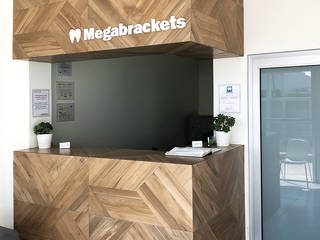 Clinica Dental / Megabrackets, Vértice estudio de arquitectura Vértice estudio de arquitectura กำแพง