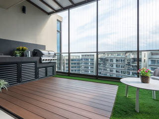 Contemporary Intricacies, Meter Square Pte Ltd Meter Square Pte Ltd Balcony Solid Wood Multicolored