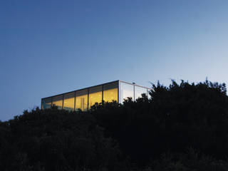 Casa no Martinhal - Vila do Bispo, AAP - ASSOCIATED ARCHITECTS PARTNERSHIP AAP - ASSOCIATED ARCHITECTS PARTNERSHIP Casas familiares Vidro